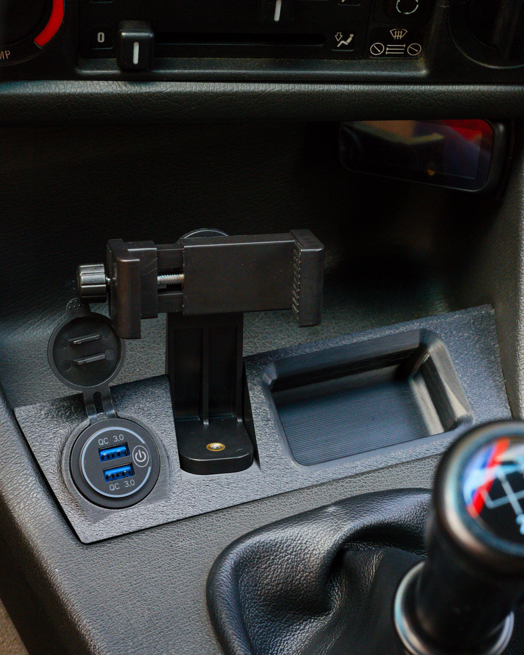 BMW E30 Center Console Phone Mount and Dual USB Charger (Universal Clamp)